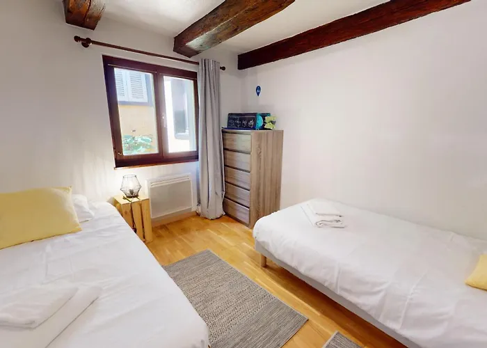 Au Petit Vauban 2 & Parking *